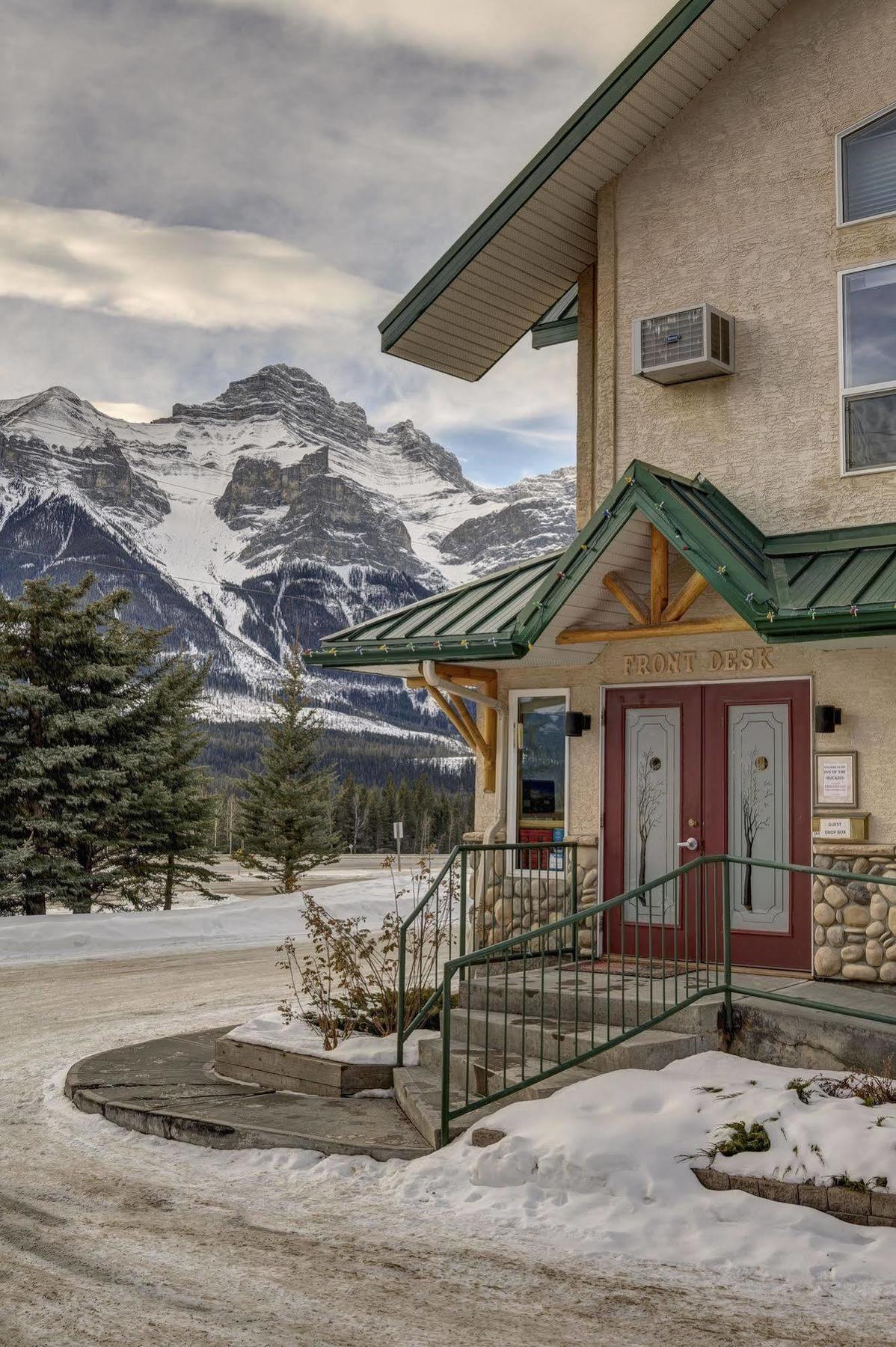 Inn Of The Rockies Canmore Extérieur photo